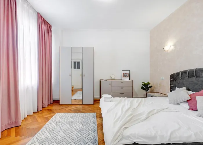 2 Bedroom Apartment - Romanian Athenaeum
