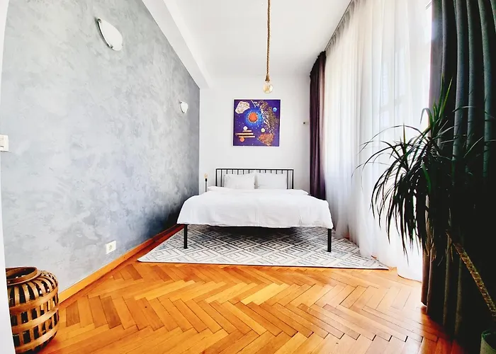 2 Bedroom Apartment - Romanian Athenaeum