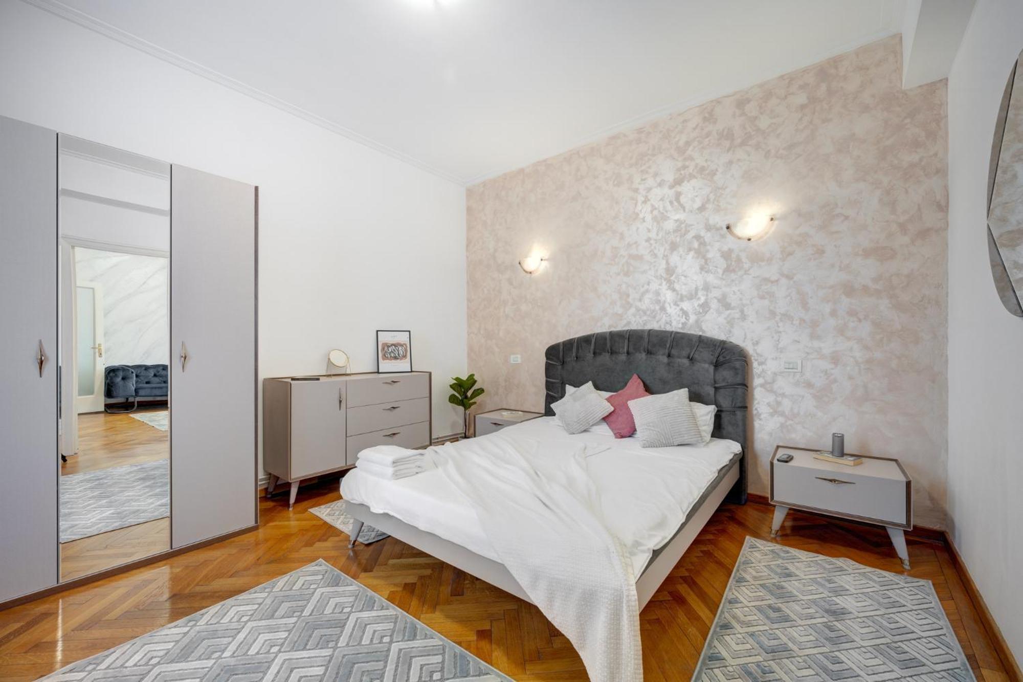 2 Bedroom - Romanian Athenaeum *