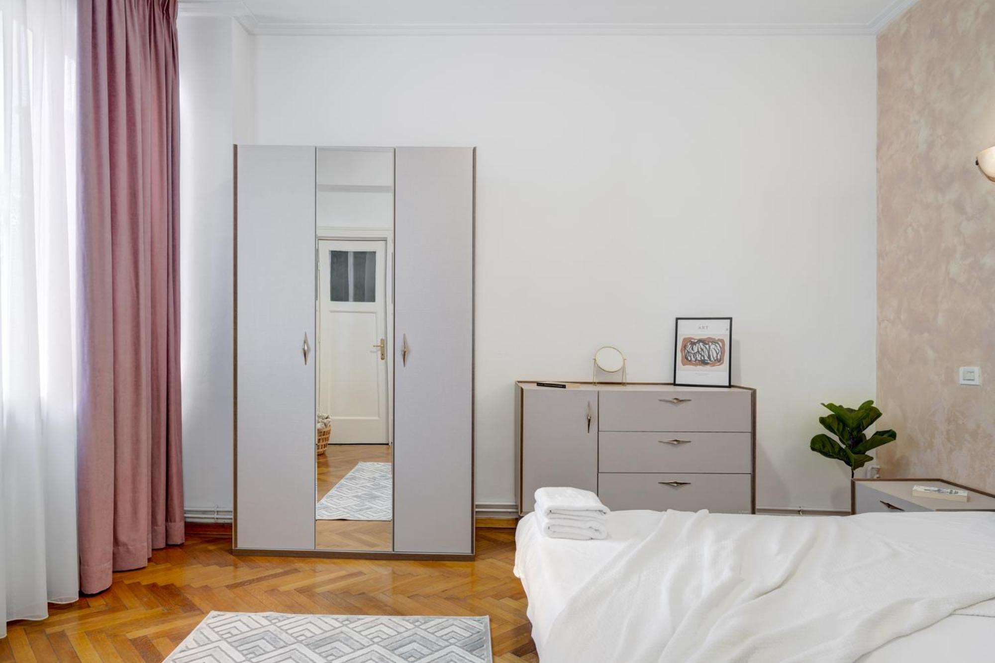 2 Bedroom - Romanian Athenaeum Appartamento *