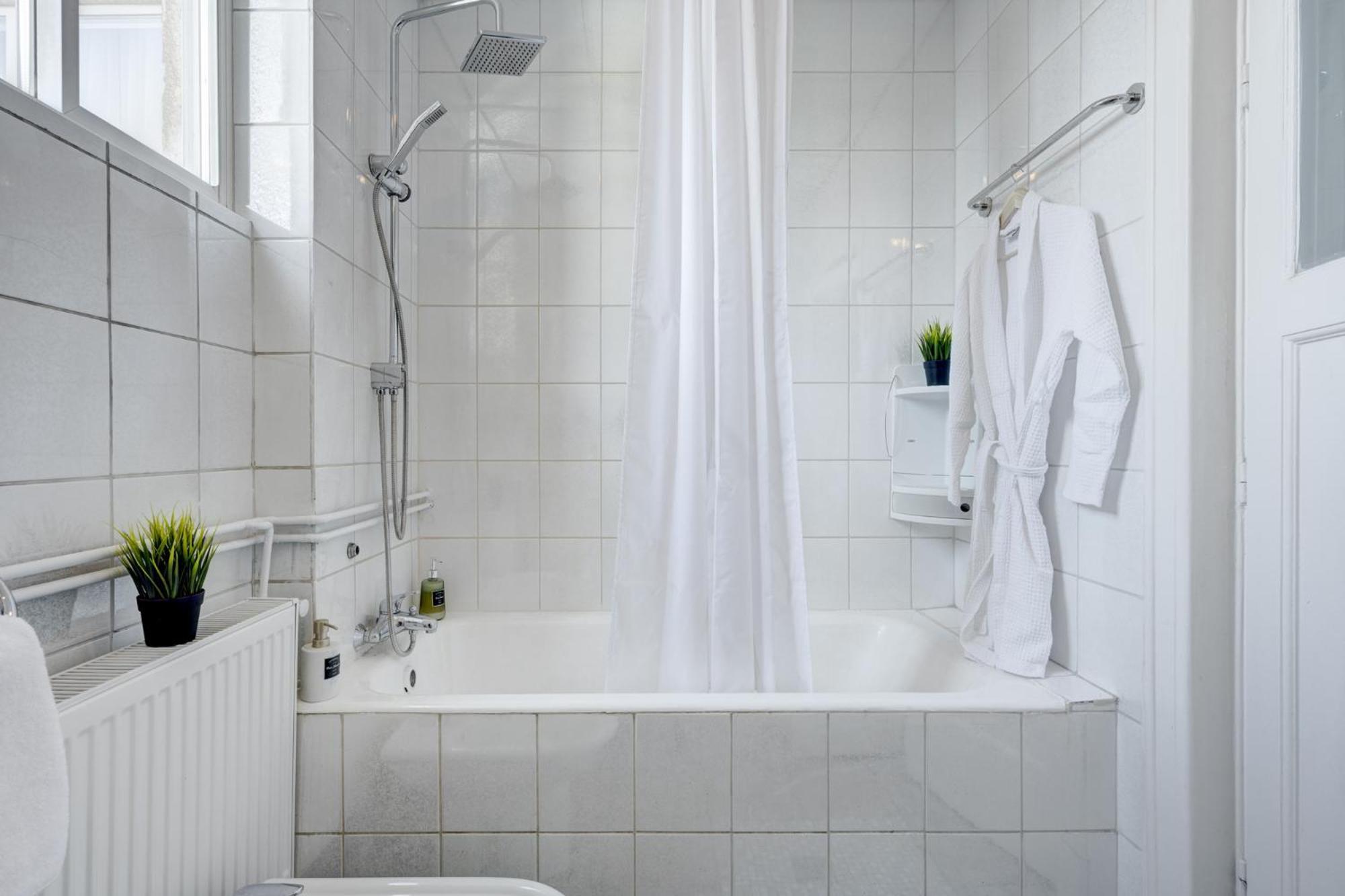 Appartamento 2 Bedroom - Romanian Athenaeum Bucarest